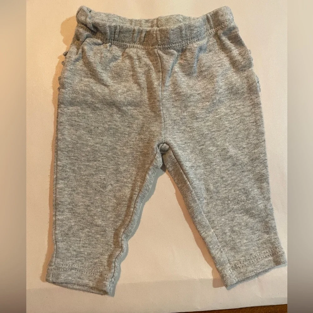 Newborn size heathered gray ruffled bottom pants